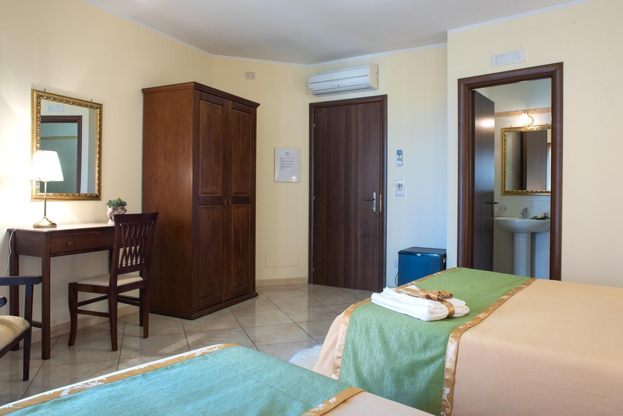 B&B Mareagro Santa Teresa Di Riva Εξωτερικό φωτογραφία